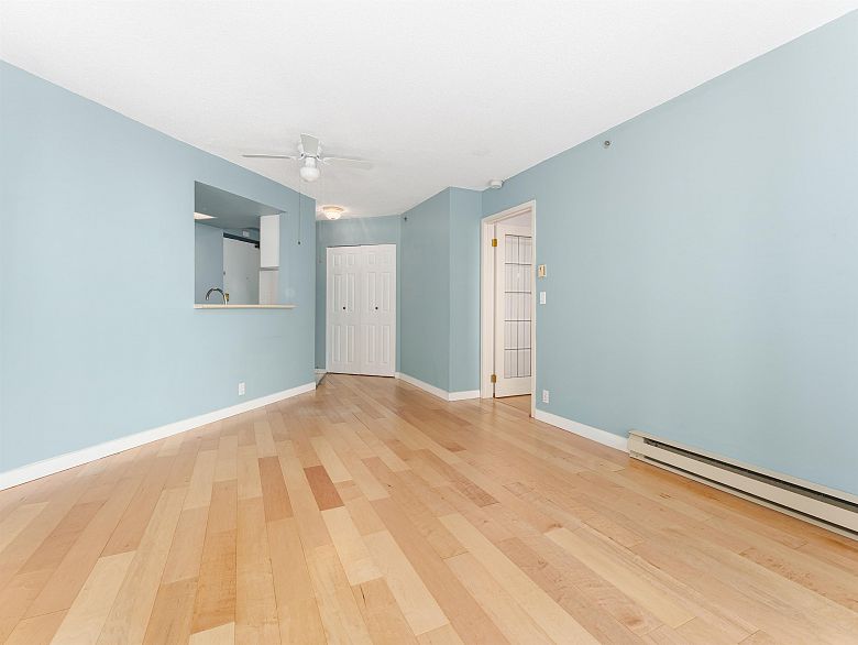 1605 789 Drake Street