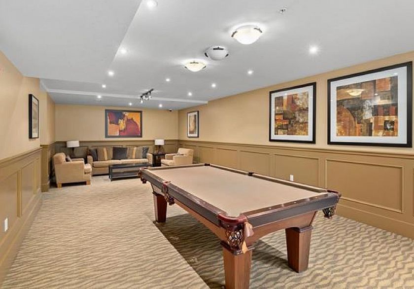 116 4885 Valley Drive