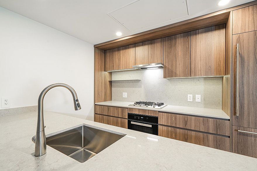 216 5212 Cambie Street