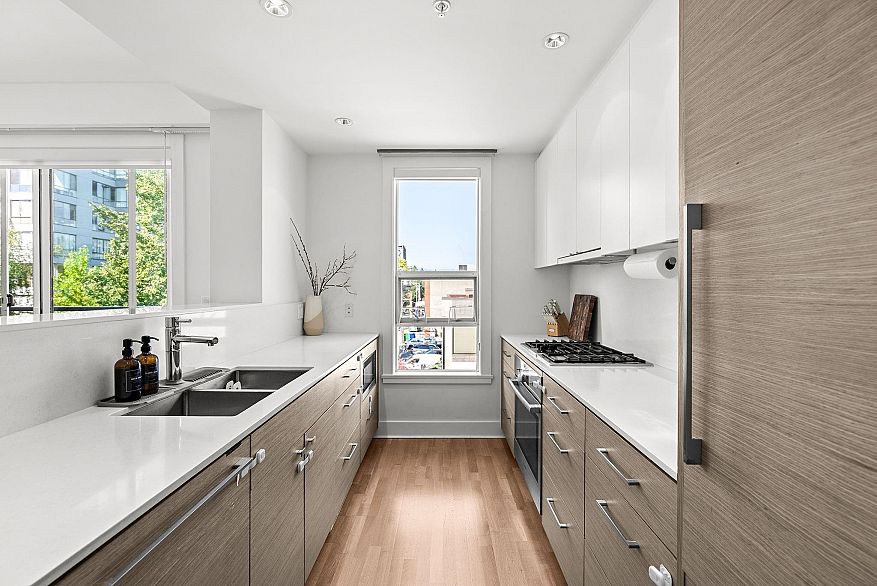 306 2128 W 40th Avenue