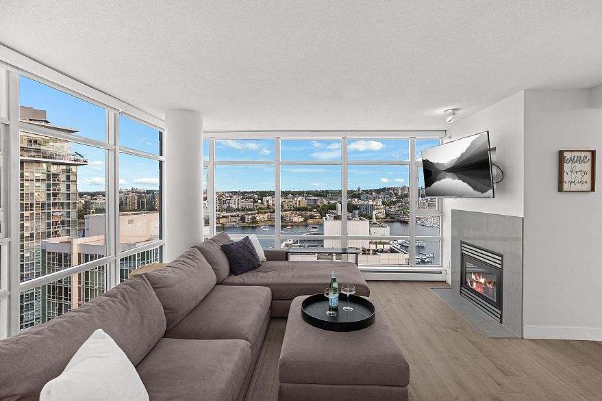 2006 198 Aquarius Mews