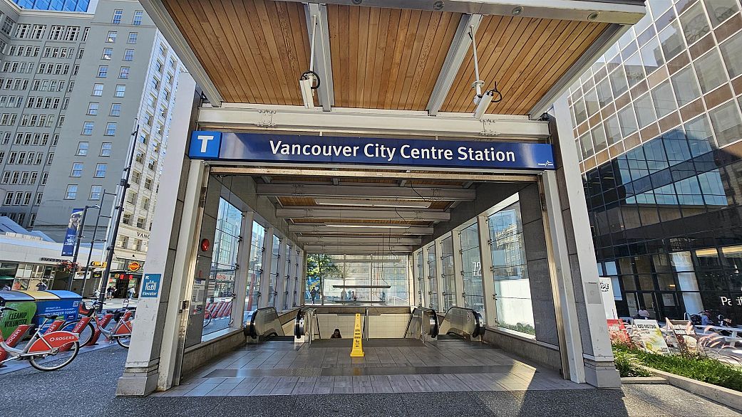 1202 999 Seymour Street