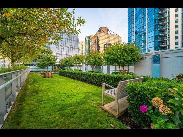 1601 1499 W Pender Street