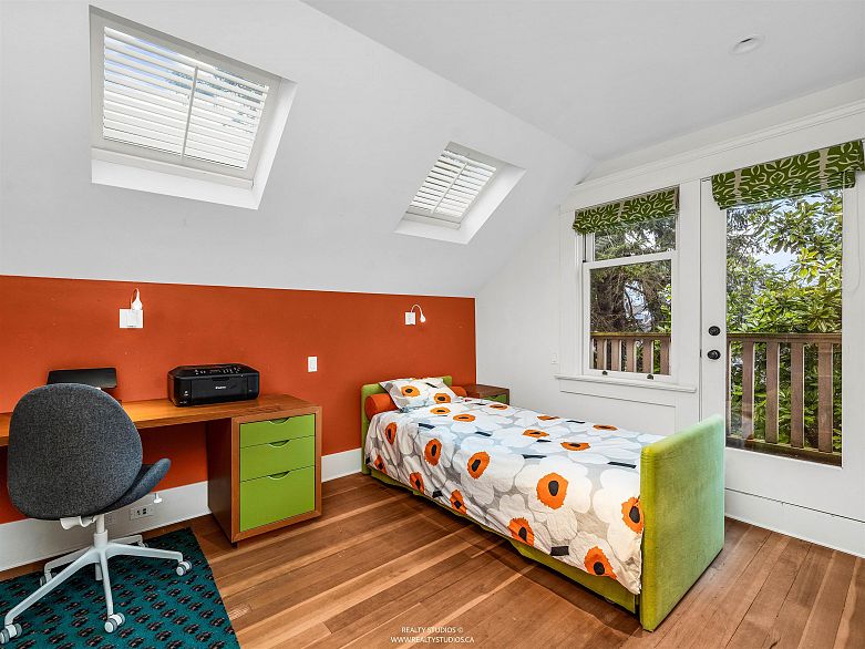 1747 Balaclava Street