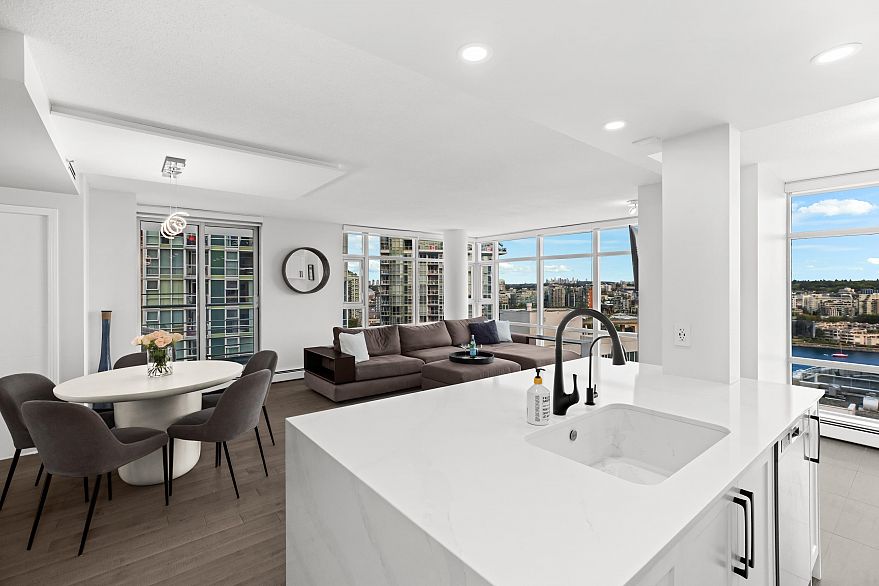 2006 198 Aquarius Mews