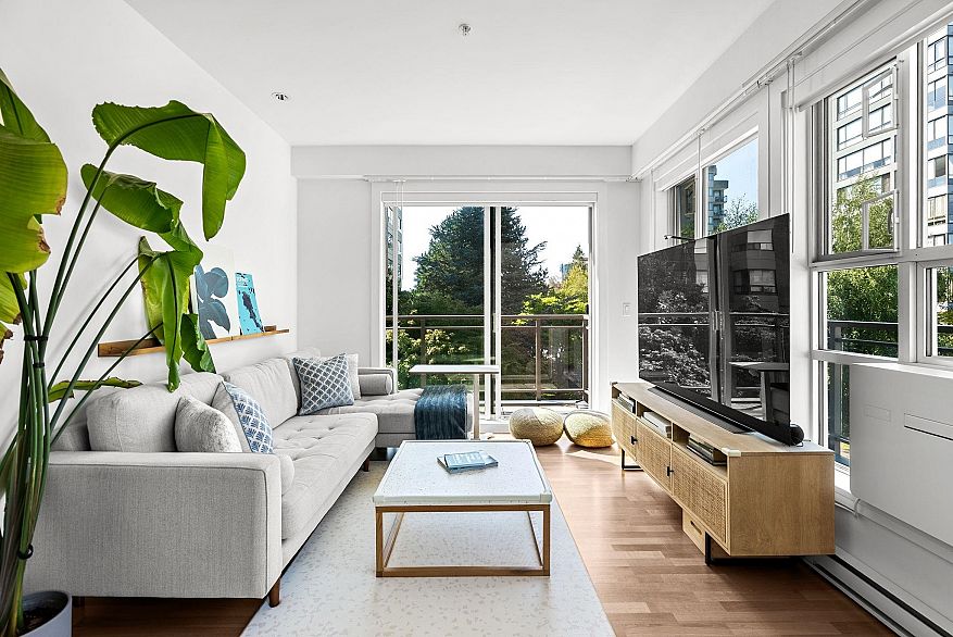 306 2128 W 40th Avenue