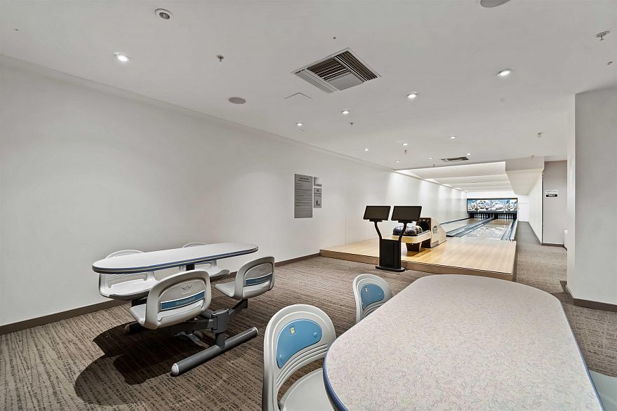 2303 33 Smithe Street