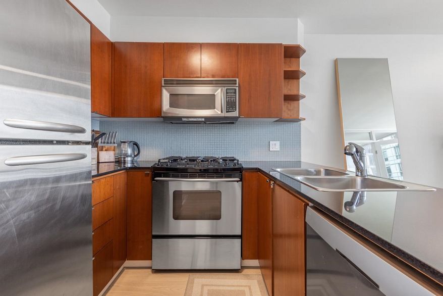 1102 822 Seymour Street