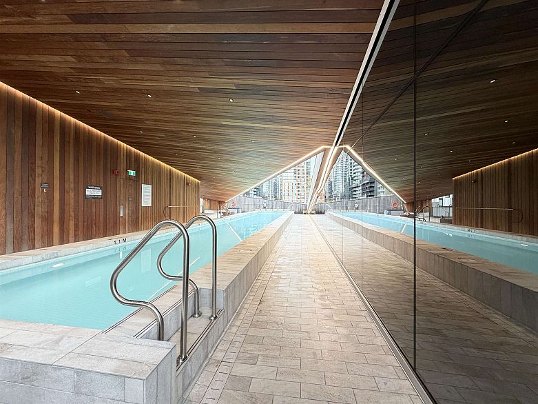 4510 1480 Howe Street