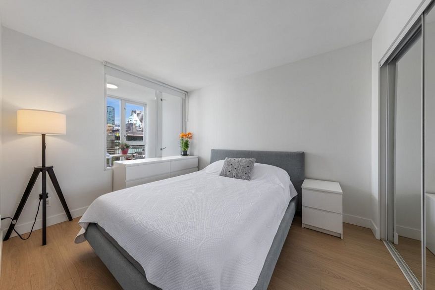 1102 822 Seymour Street