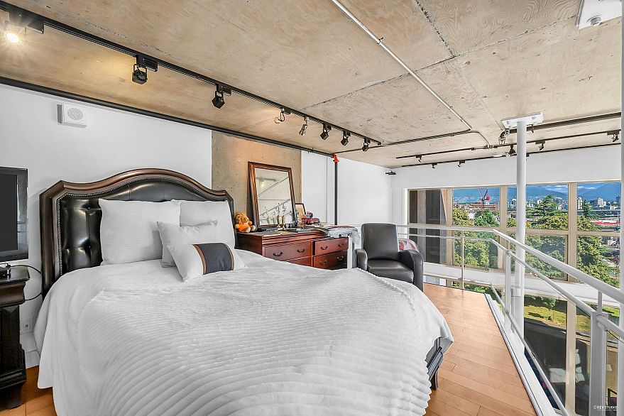 404 1529 W 6th Avenue