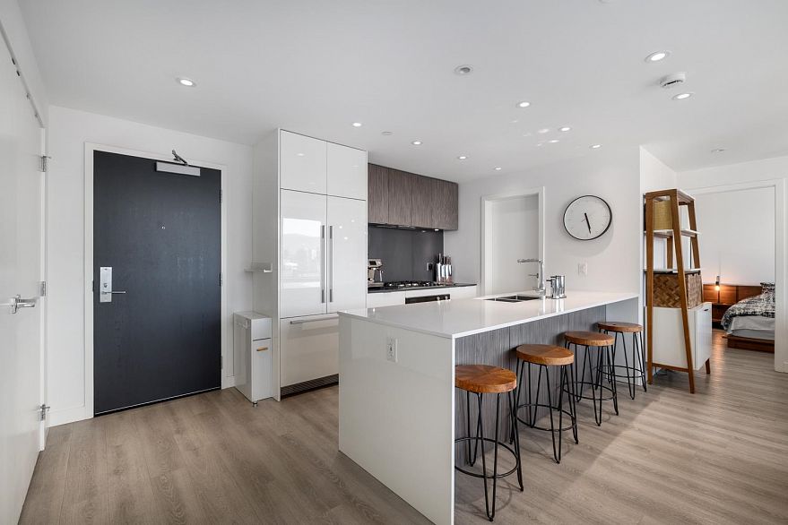 902 209 E 7th Avenue