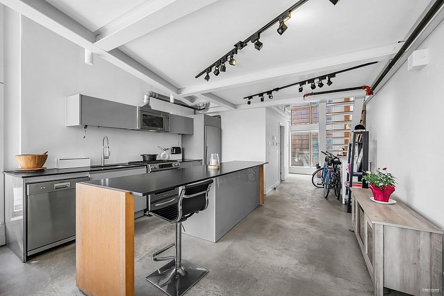 404 1529 W 6th Avenue