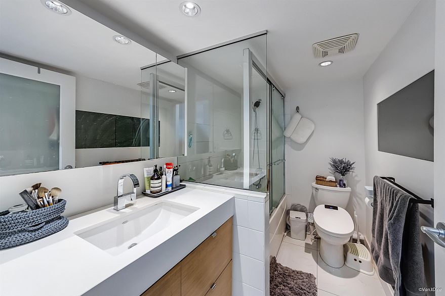 304 2525 Blenheim Street