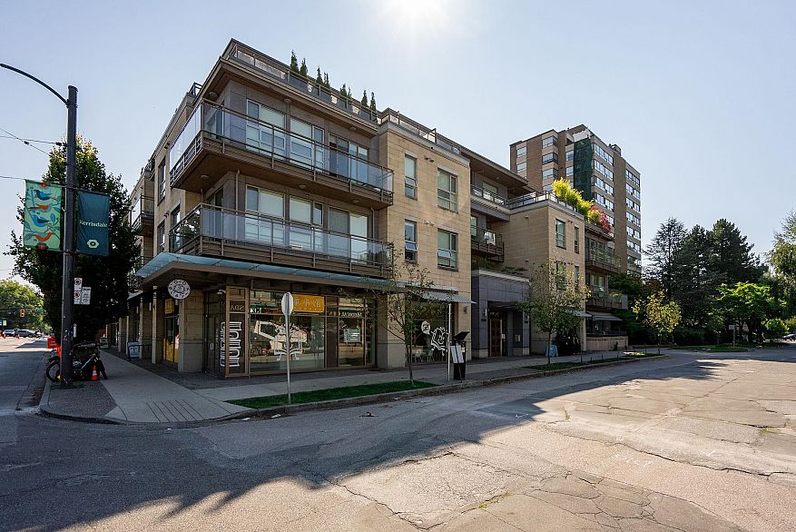 306 2128 W 40th Avenue