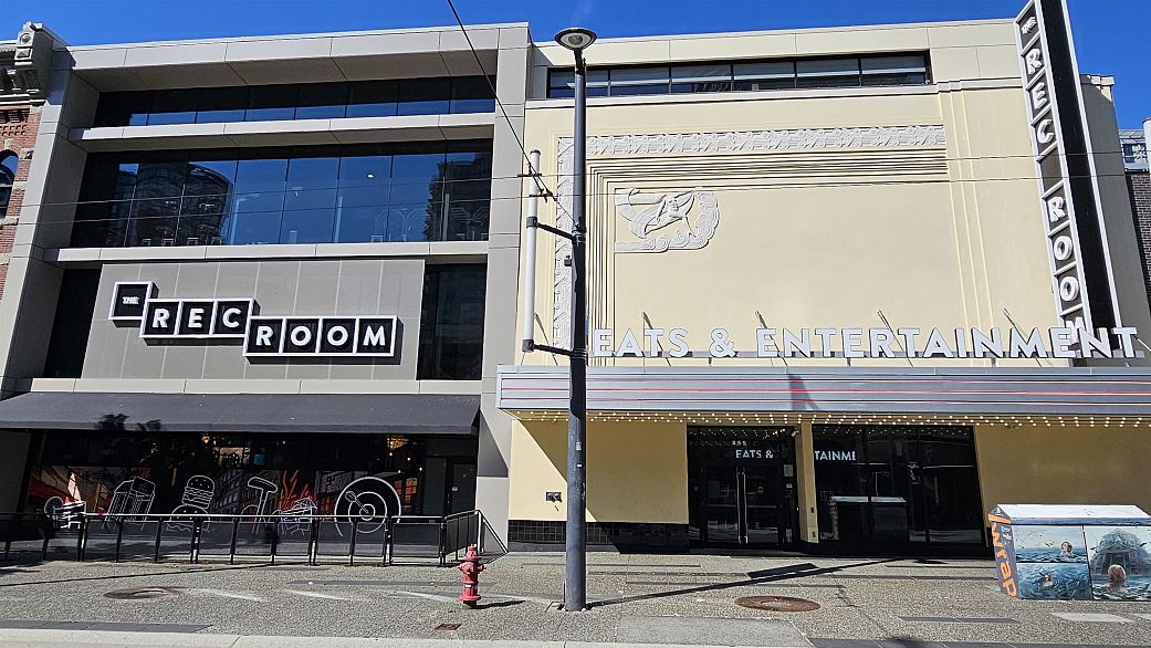 1202 999 Seymour Street