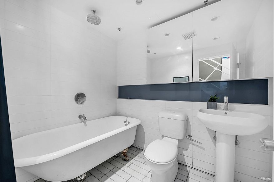 404 1529 W 6th Avenue