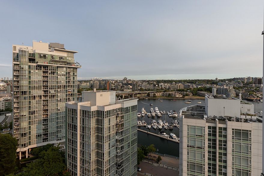 2006 198 Aquarius Mews