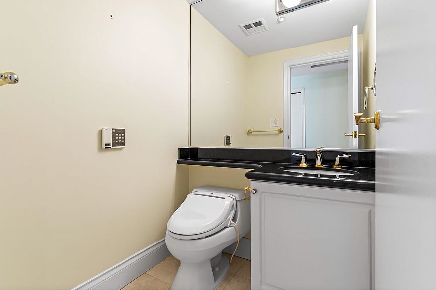 602 1777 Bayshore Drive