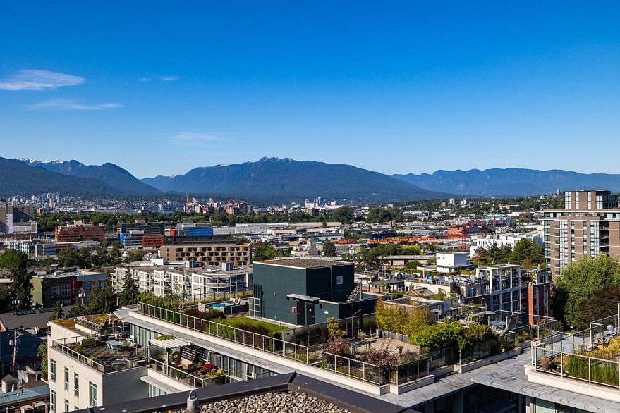 902 209 E 7th Avenue