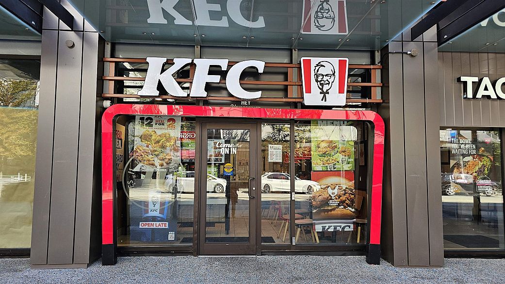 1202 999 Seymour Street