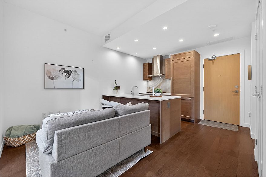 408 5681 Birney Avenue