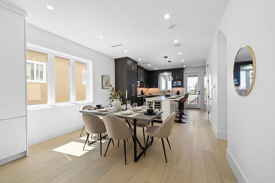 1 7361 Fraser Street