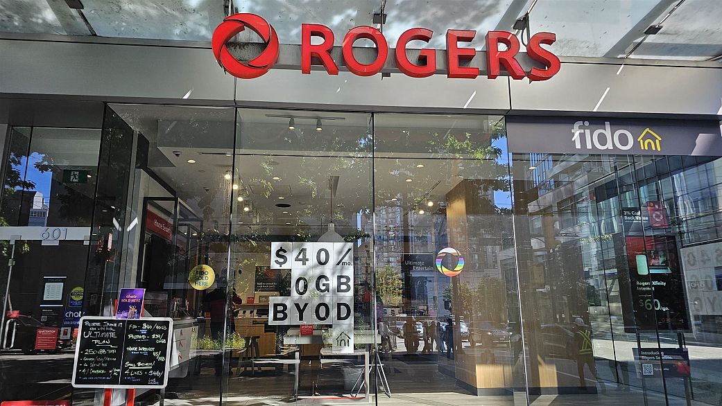 1202 999 Seymour Street