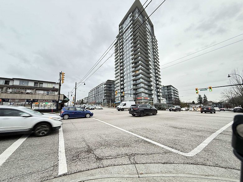 203 4818 Eldorado Mews