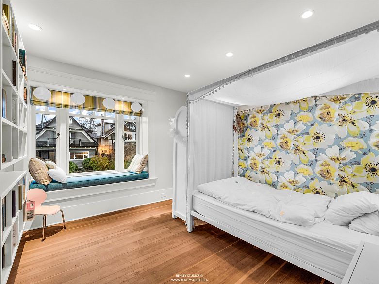 1747 Balaclava Street