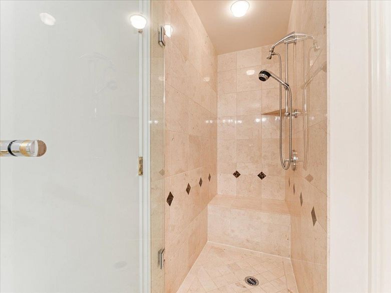 205 1717 Bayshore Drive