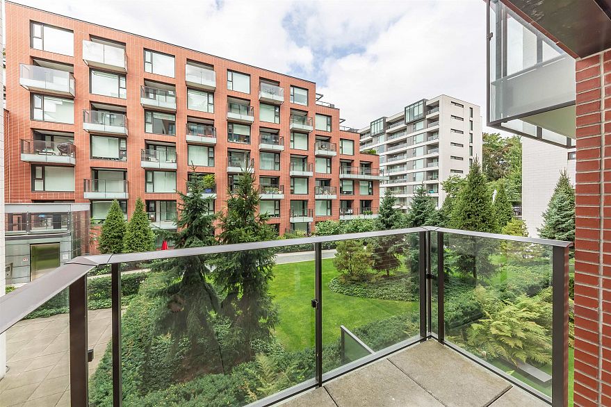 201 1561 W 57th Avenue