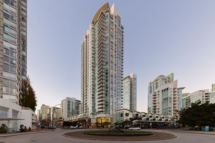 2305 1199 Marinaside Crescent