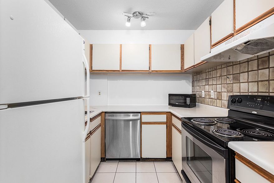 101 1405 HARO STREET, Vancouver BC V6G 1G2