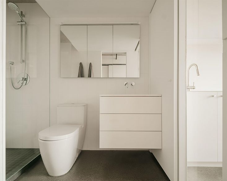 405 289 Alexander Street