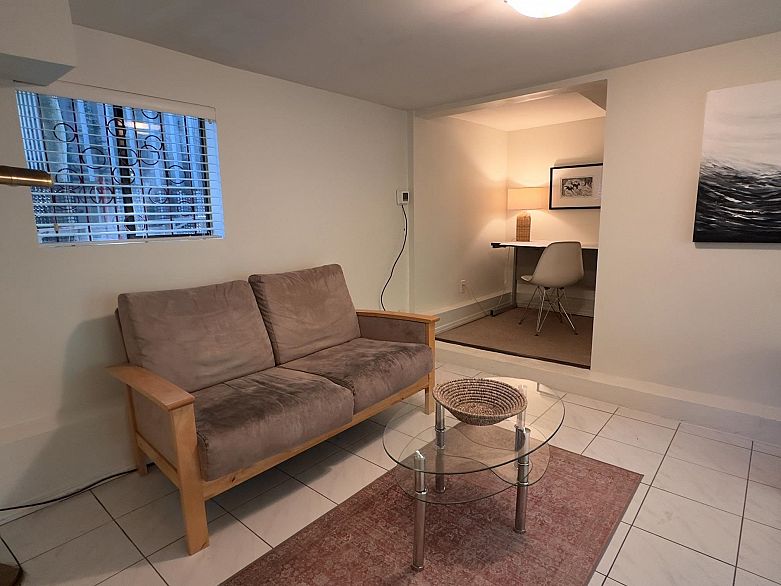 3336 E Georgia Street