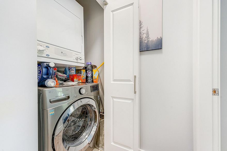 406 6328 Larkin Drive