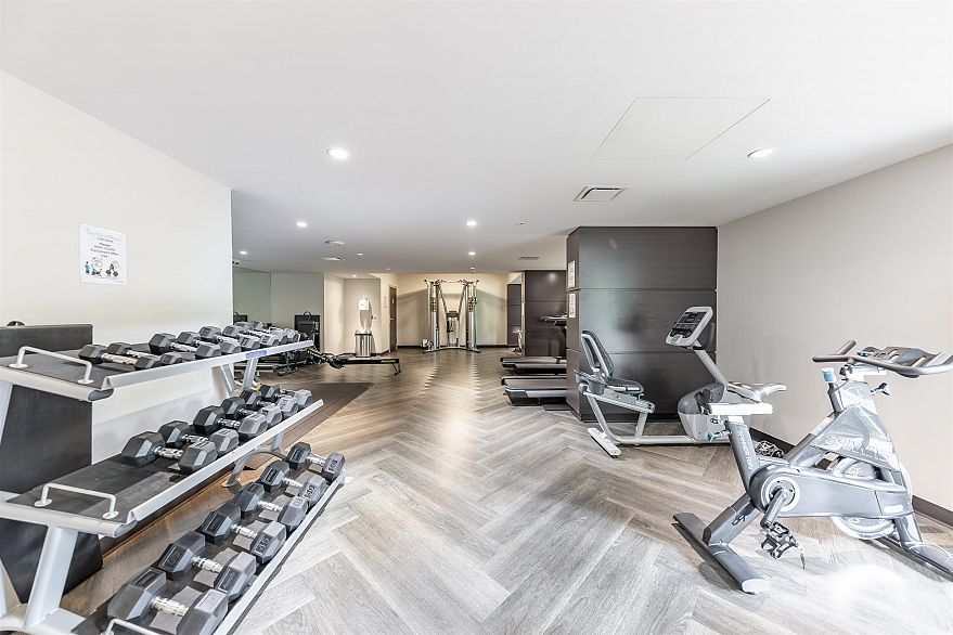 201 1561 W 57th Avenue