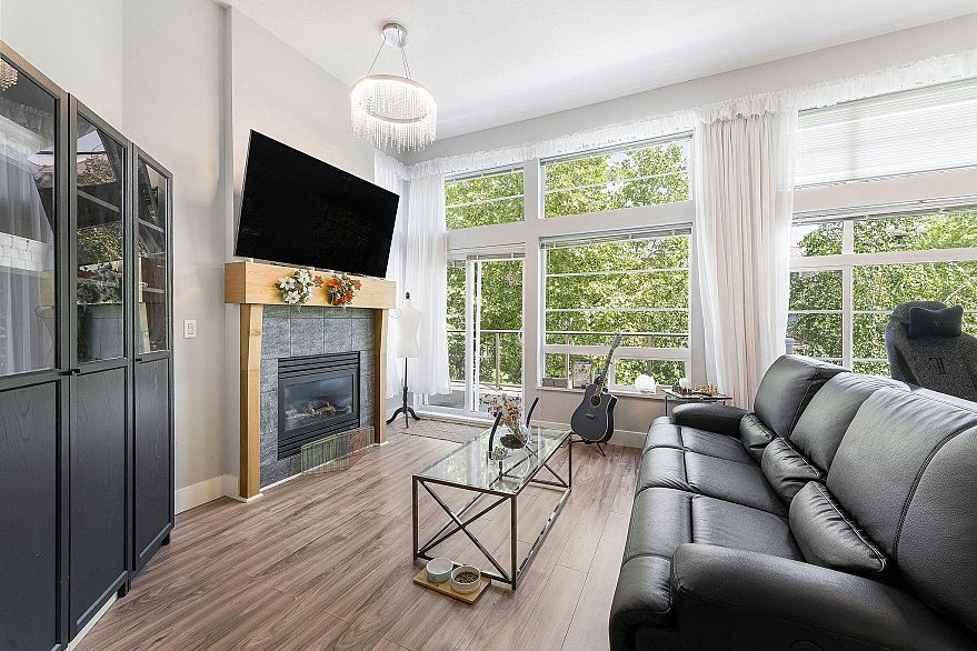 406 6328 Larkin Drive