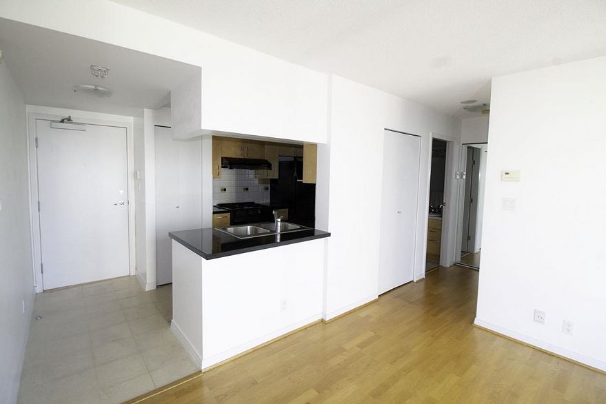 1905 198 AQUARIUS MEWS, Vancouver BC V6Z 2Y4