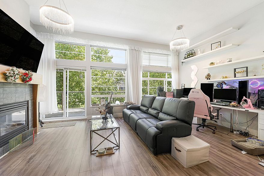 406 6328 Larkin Drive