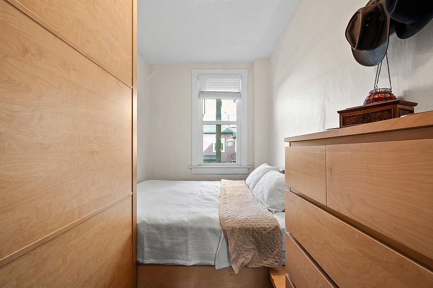 1829 1831 W 2nd Avenue