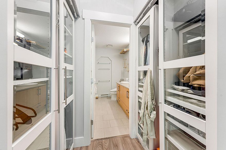 406 6328 Larkin Drive