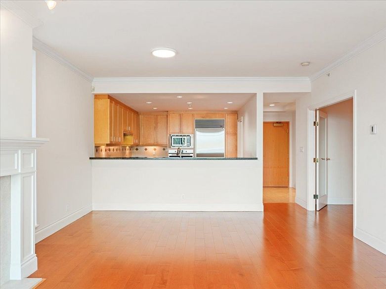 205 1717 Bayshore Drive