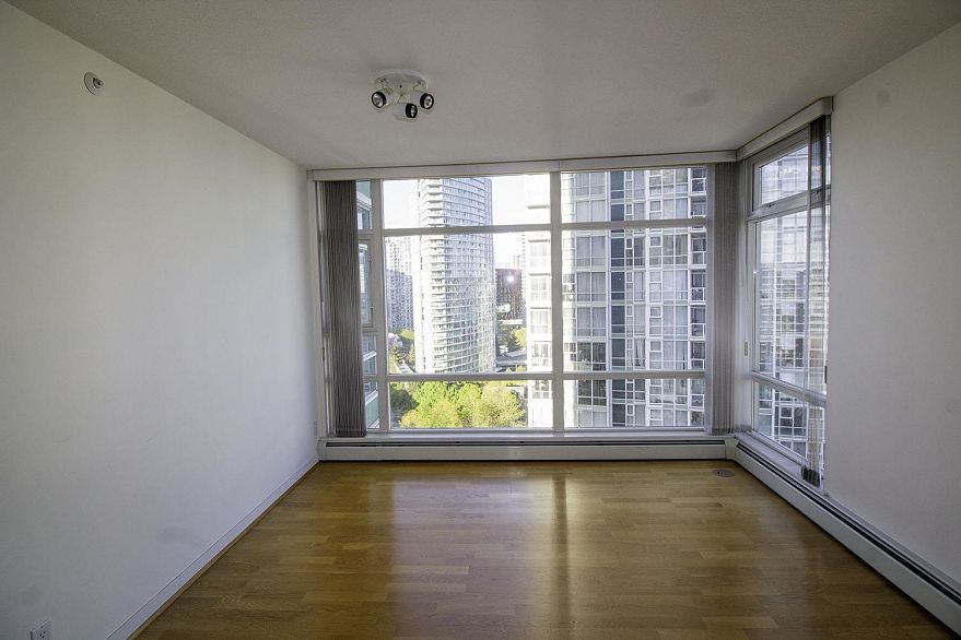 1905 198 AQUARIUS MEWS, Vancouver BC V6Z 2Y4