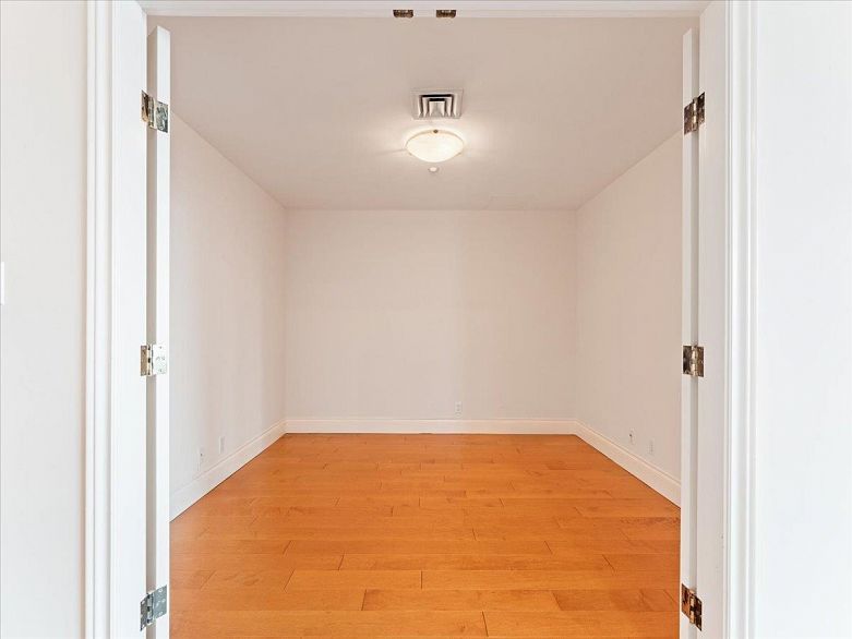 205 1717 Bayshore Drive