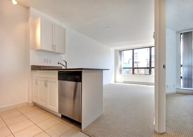 1522 938 Smithe Street