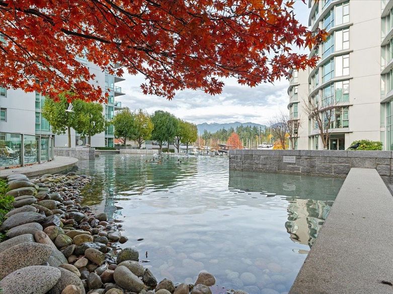 205 1717 Bayshore Drive