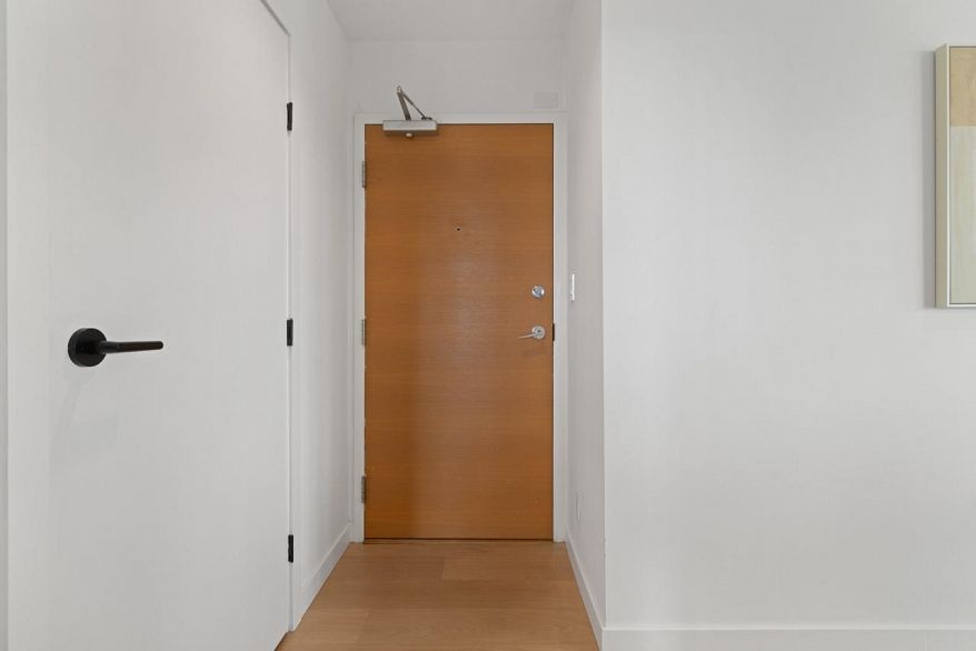 3002 909 Mainland Street