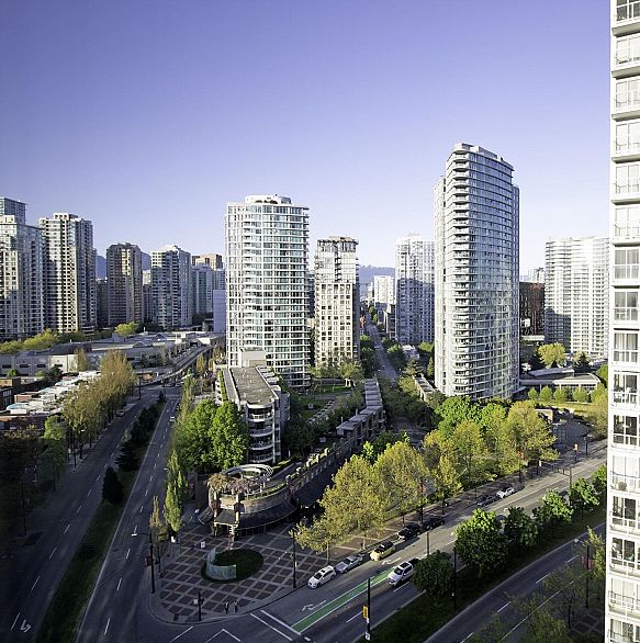 1905 198 AQUARIUS MEWS, Vancouver BC V6Z 2Y4